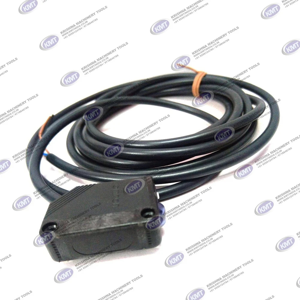 E3Z-D82 Omron Photoelectric Sensor 