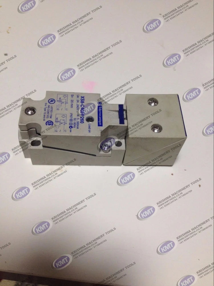 XS8-S17PA140C Telemecanique Proximity Sensor 